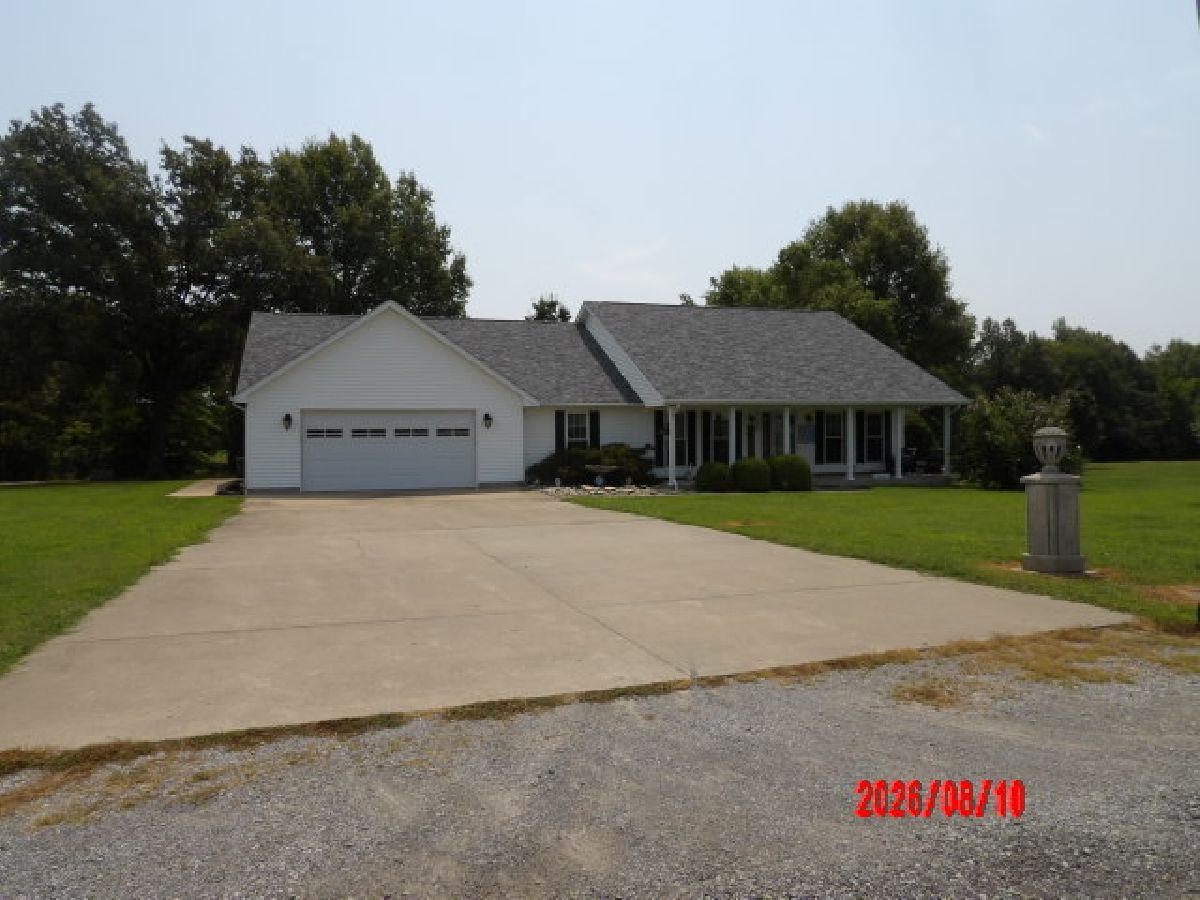  For Sale Harrisburg Illinois, 175 Quails Run Lane