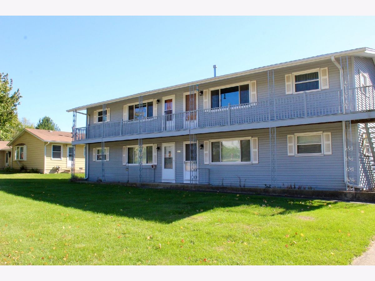  Rented Hampshire Illinois, 321 South