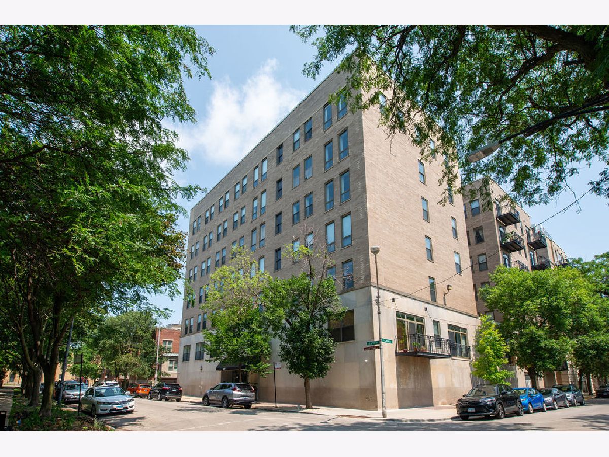 Townhomes & Condos For Rent Columbus On The Park Chicago Illinois, 811 Lytle