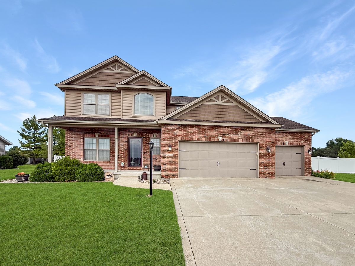  For Sale Gifford Illinois, 217 Pointe Drive