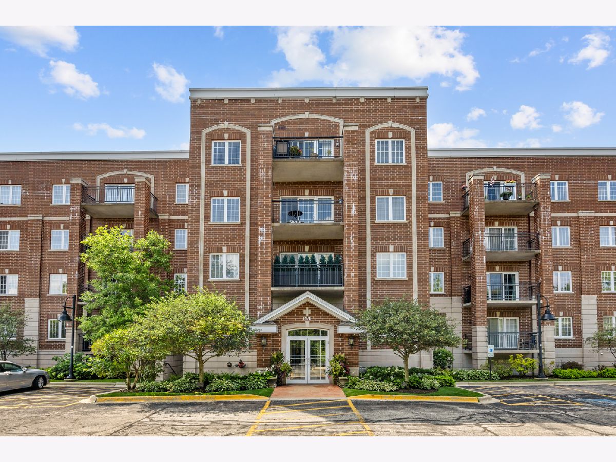  For Sale Libertyville Illinois, 1479 Milwaukee Avenue