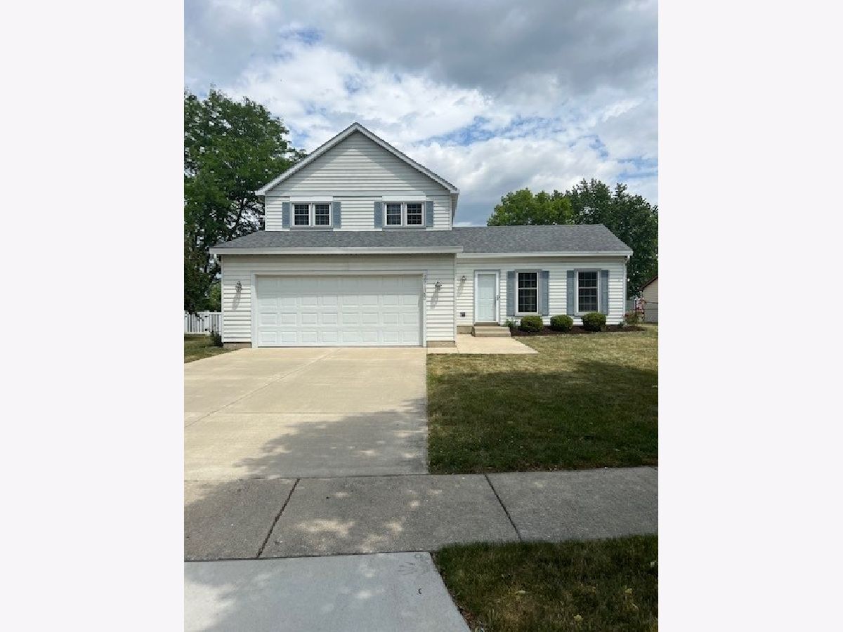 Homes For Rent Scottdale Wheaton Illinois, 2135 Derby