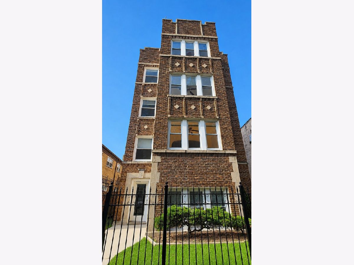  Rented Chicago Illinois, 3744 Leland