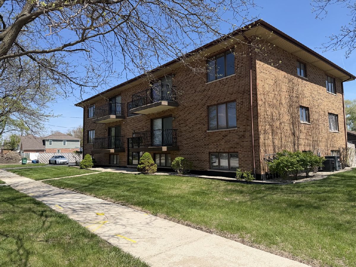  For Rent Burbank Illinois, 8659 Meade