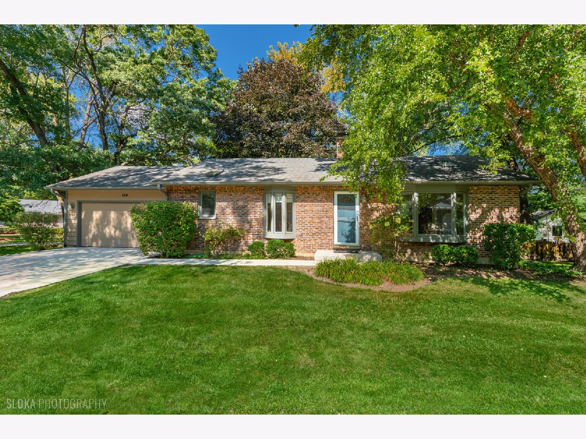 Homes For Sale Fox River Valley Gardens Port Barrington Illinois, 668 Circle Avenue