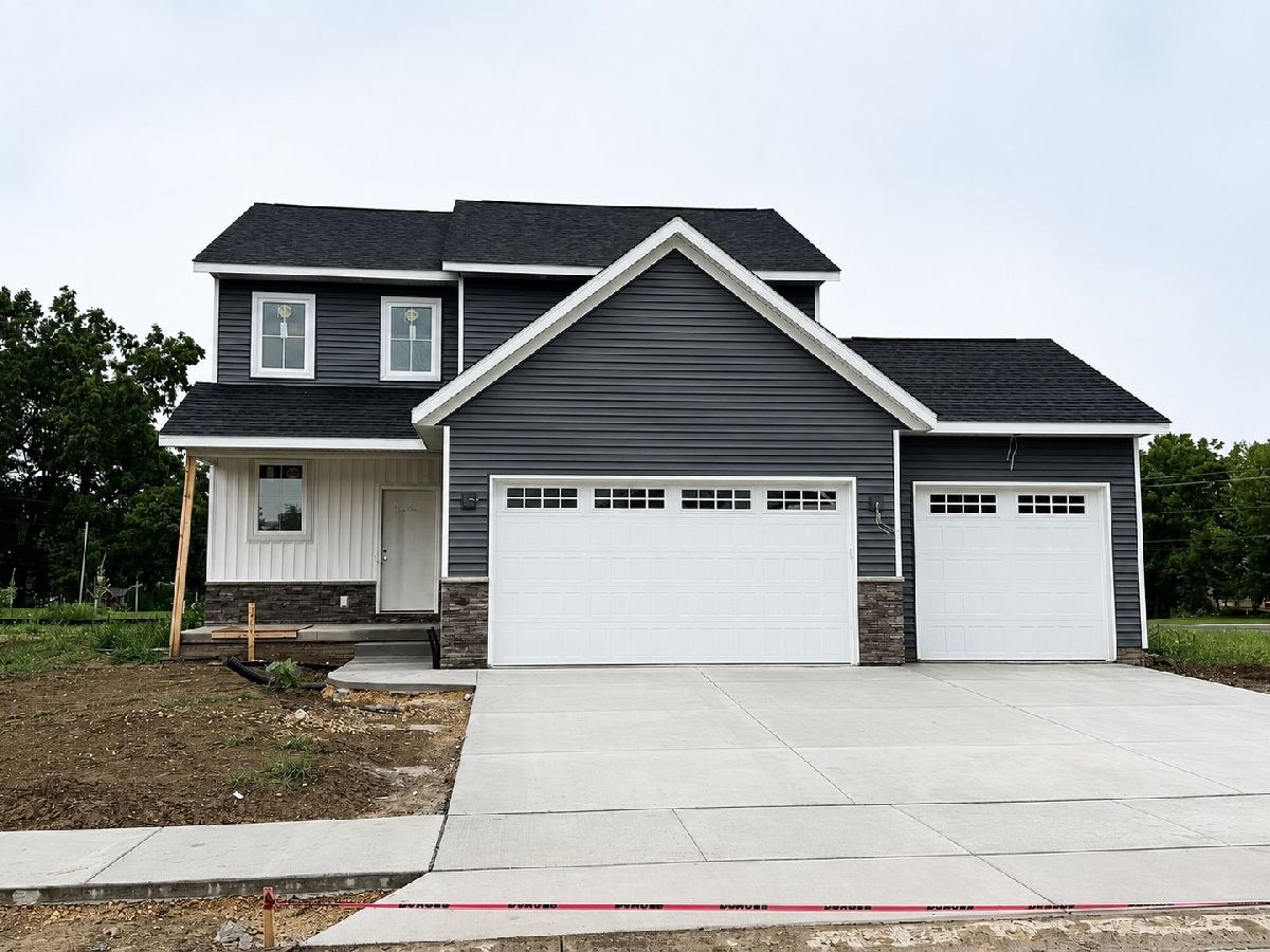  For Sale Davenport Iowa, 4711 Willow Circle