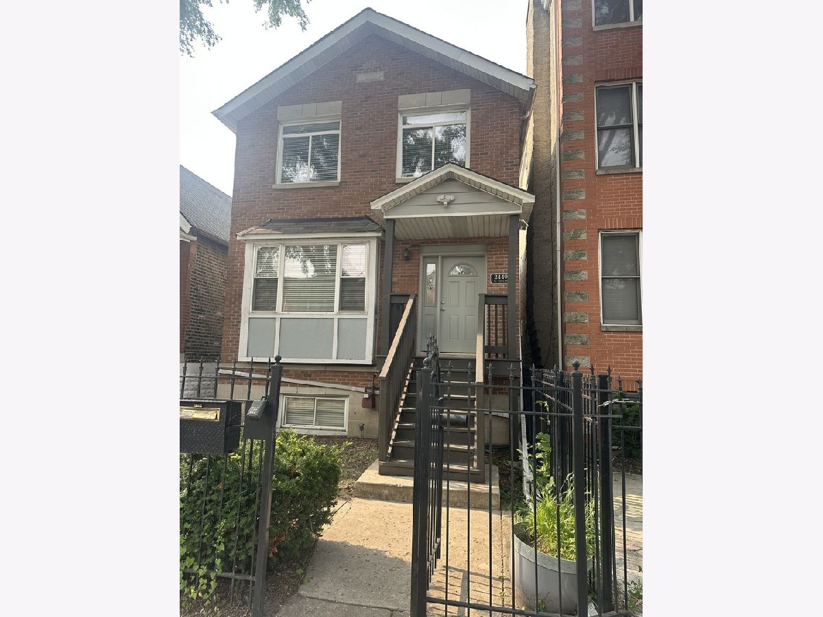 Condominiums & Homes For Rent Tri-taylor Chicago Illinois, 2449 Taylor