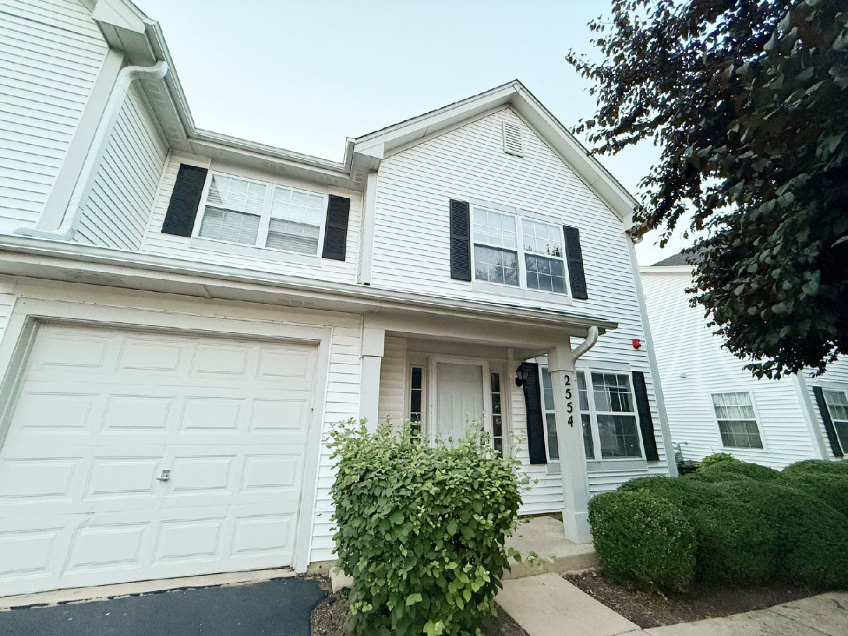  For Rent Aurora Illinois, 2554 Dickens