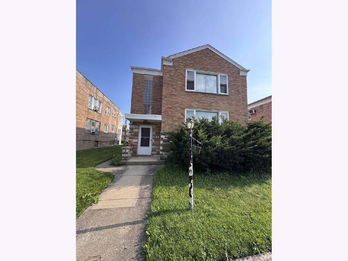 Homes For Sale Nixon Westchester Illinois, 10309 Chaucer Street