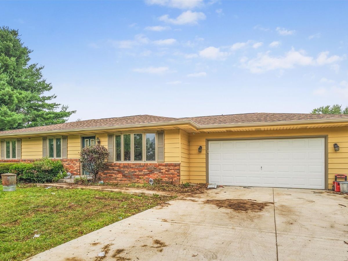  For Sale Rockford Illinois, 6581 Happy Acres Road