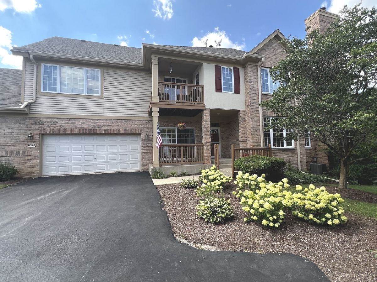 Townhomes & Condos For Sale Westgate Valley Townhome Palos Heights Illinois, 2705 Medinah Court