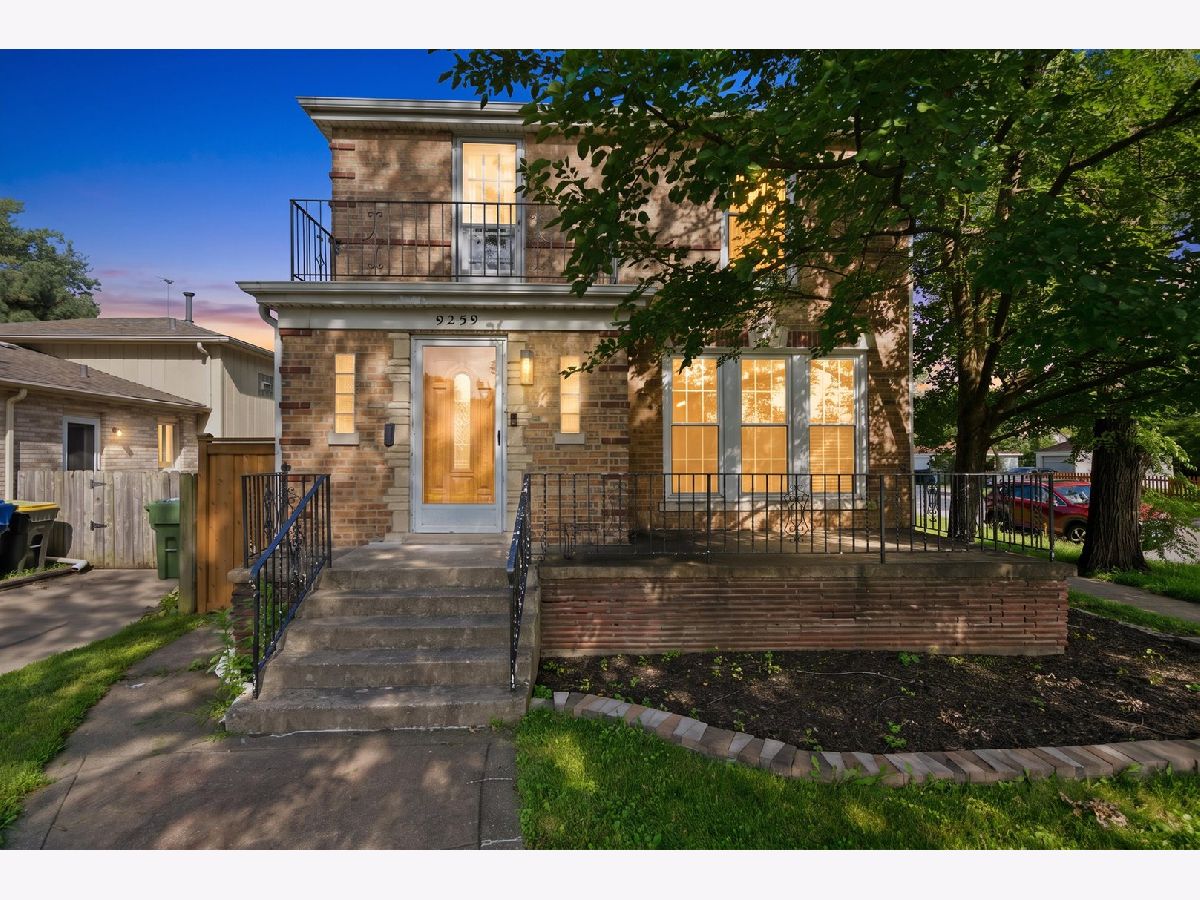  For Sale Evergreen Park Illinois, 9259 Utica Avenue