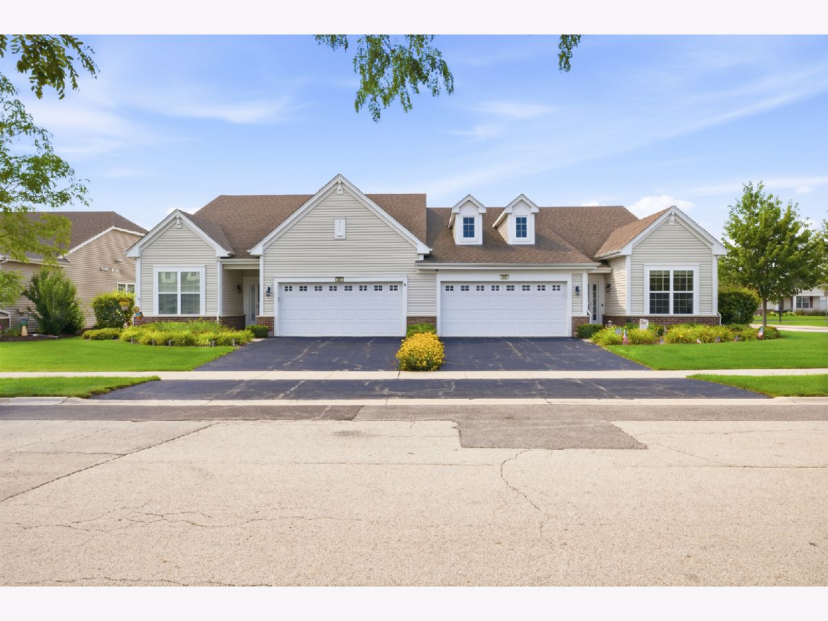 Townhomes & Homes For Sale Carillon At Cambridge Lakes Pingree Grove Illinois, 635 Falls Circle