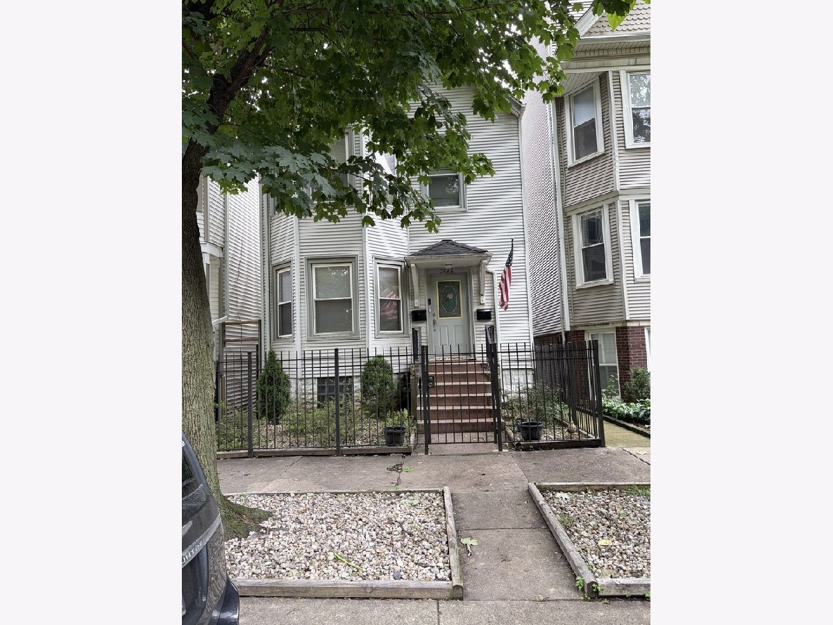  Rented Chicago Illinois, 3022 Hoyne