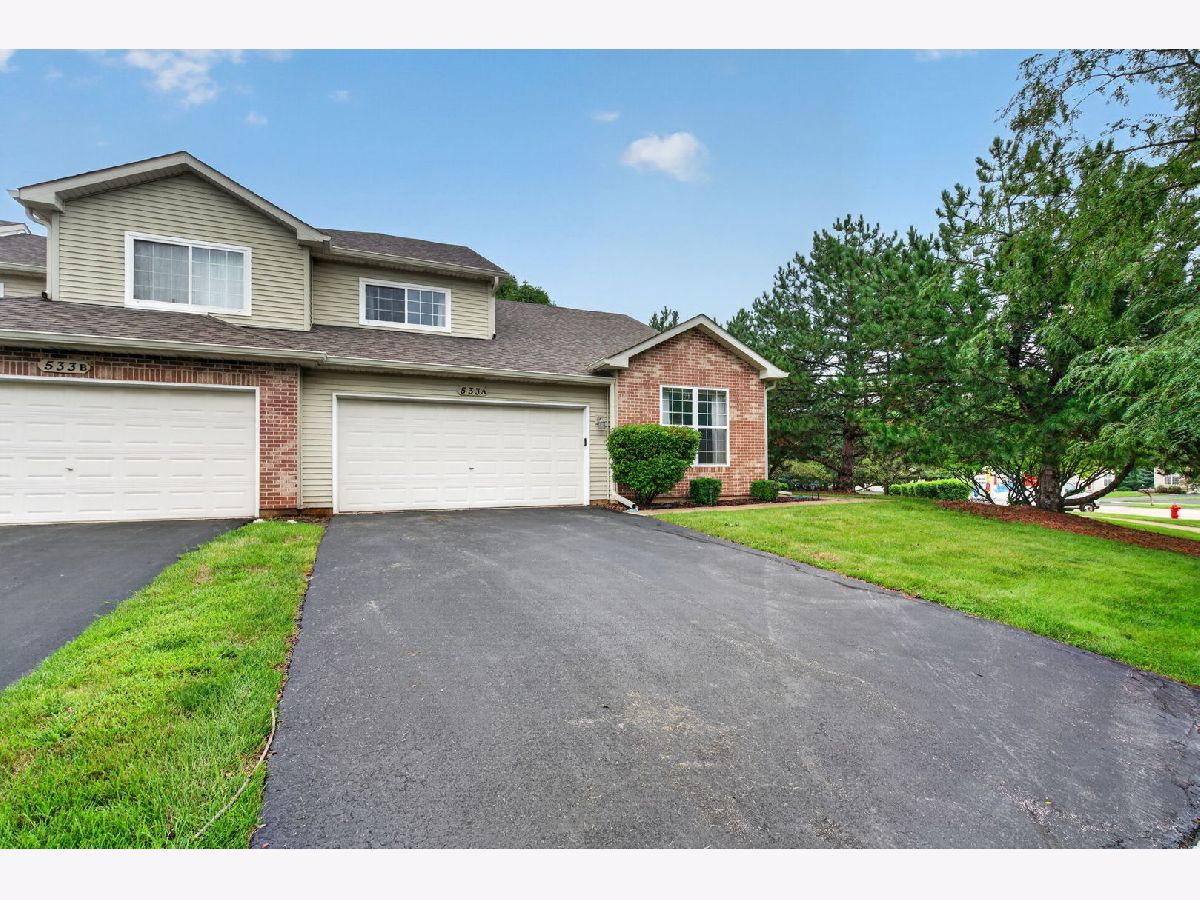 Townhomes For Sale Rolling Oaks Sugar Grove Illinois, 533 Mallard Lane
