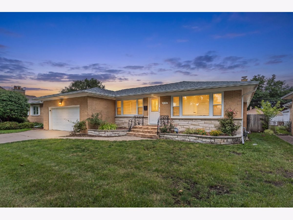  For Rent Skokie Illinois, 5018 Dobson