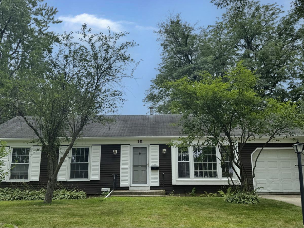 Homes & Townhomes For Sale Boulder Hill Montgomery Illinois, 16 Somerset Road