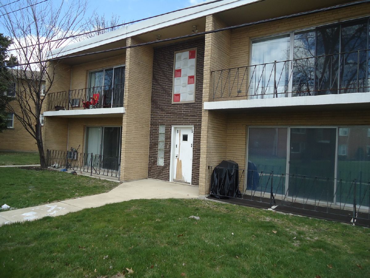  Rented Chicago Ridge Illinois, 5818 107th