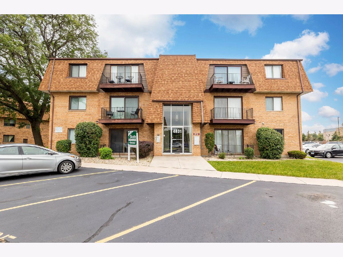 Condominiums For Sale Cloister Oak Lawn Illinois, 4831 109th Street