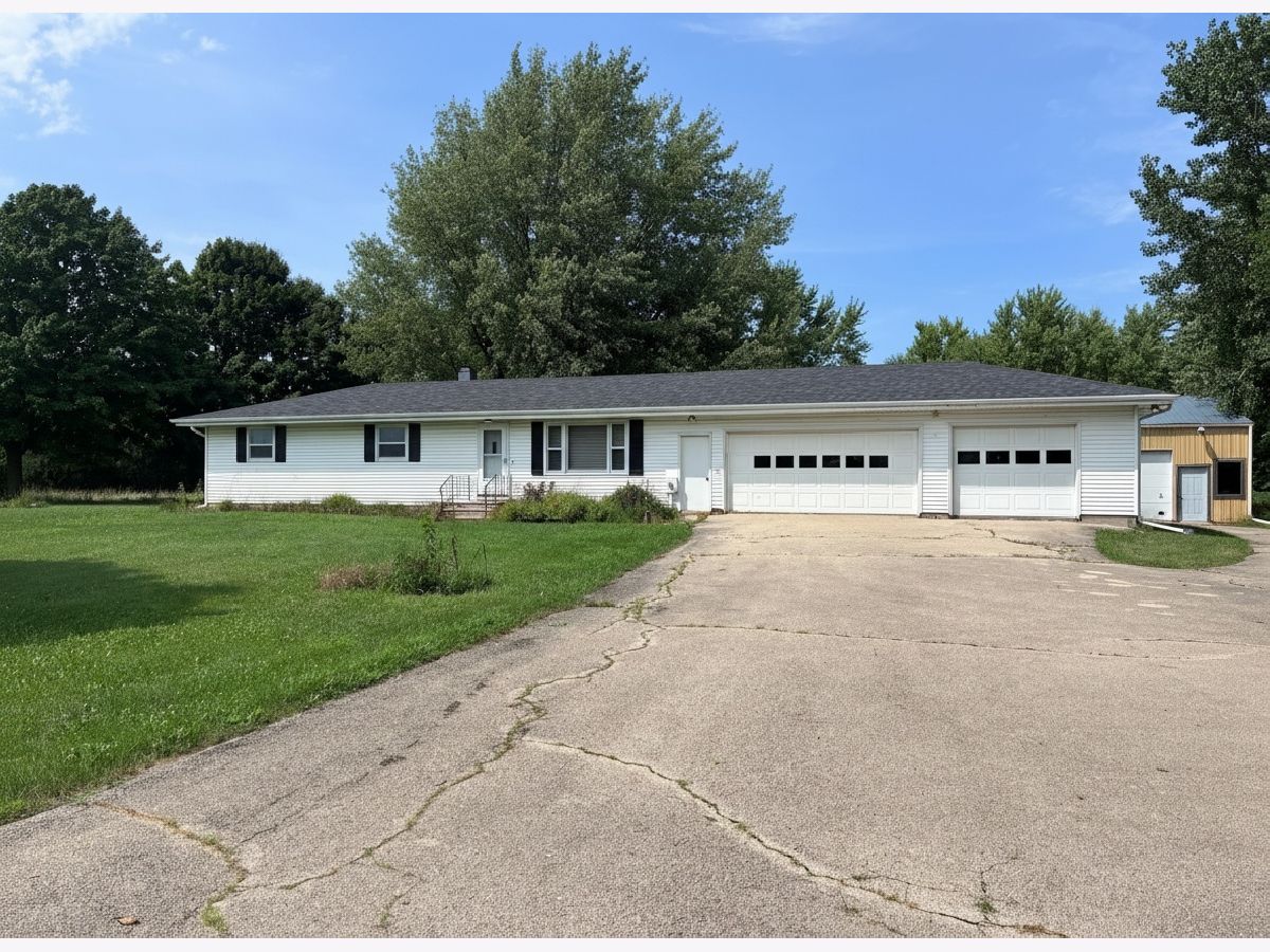  For Rent Sycamore Illinois, 14339 Plank