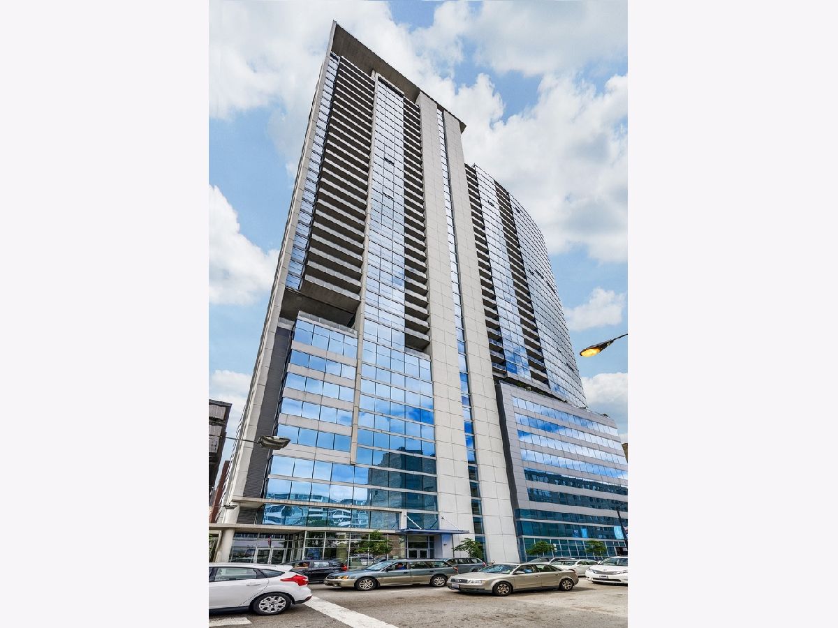 Condominiums Rented Silver Tower Chicago Illinois, 303 Ohio