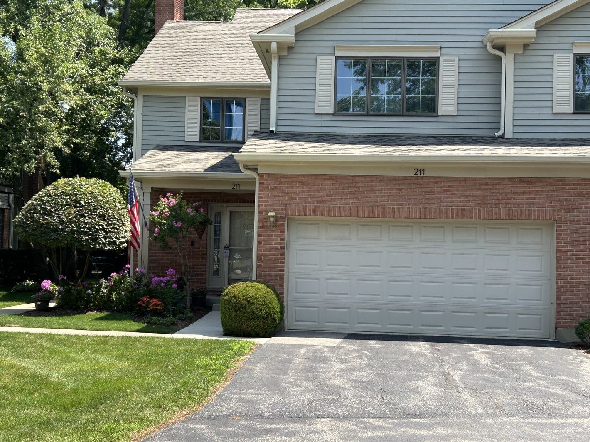 Townhomes For Sale Village Commons Mount Prospect Illinois, 211 Village Drive