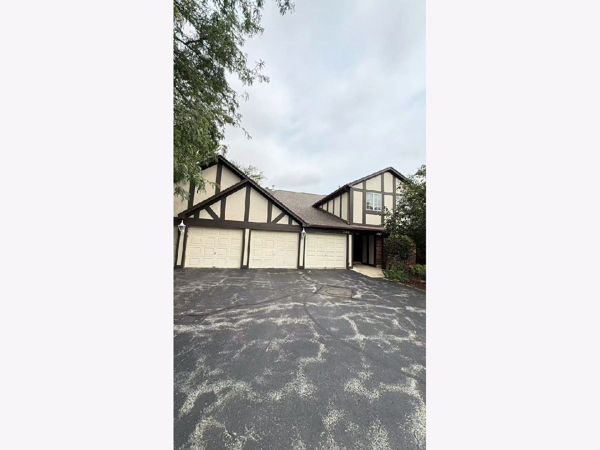 Condominiums For Sale Stanhope Square Willowbrook Illinois, 200 Brookside Lane