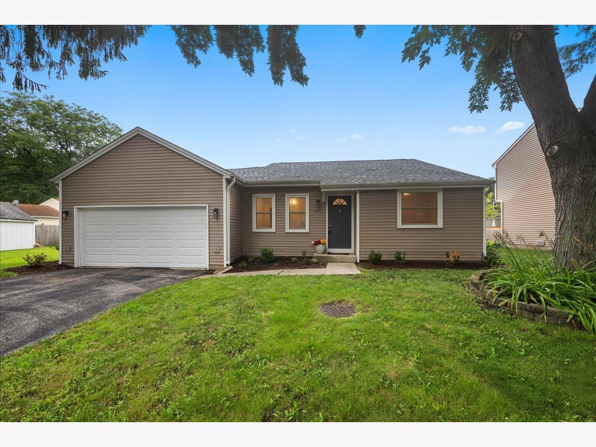Homes & Condos & Townhomes Sold Butterfield Aurora Illinois, 2690 Crosscreek