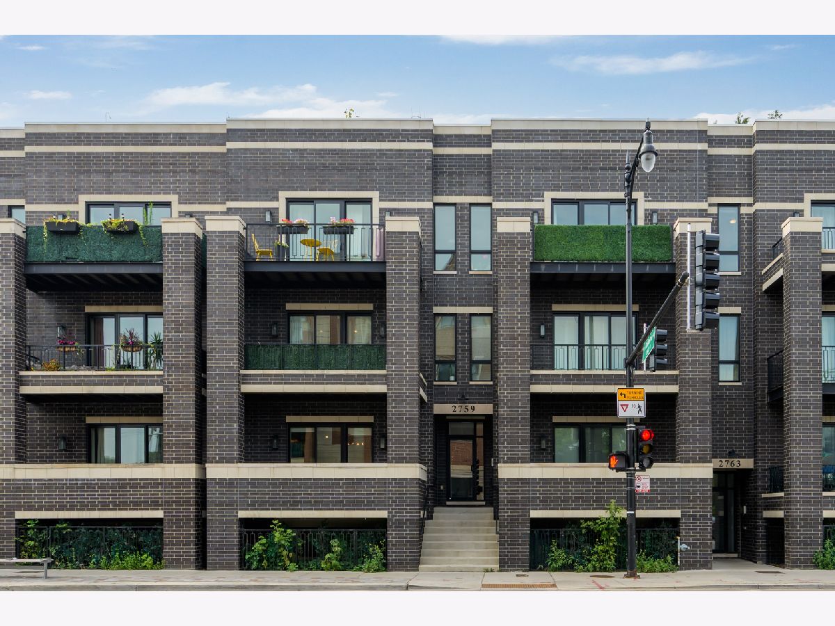  For Sale Chicago Illinois, 2759 Lawrence Avenue