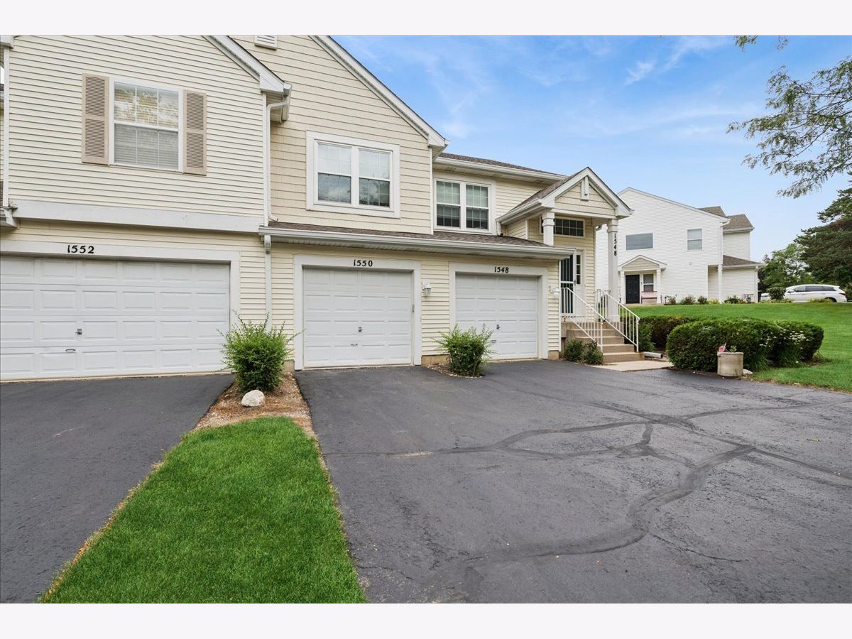  For Sale Carpentersville Illinois, 1550 Meadowsedge Lane