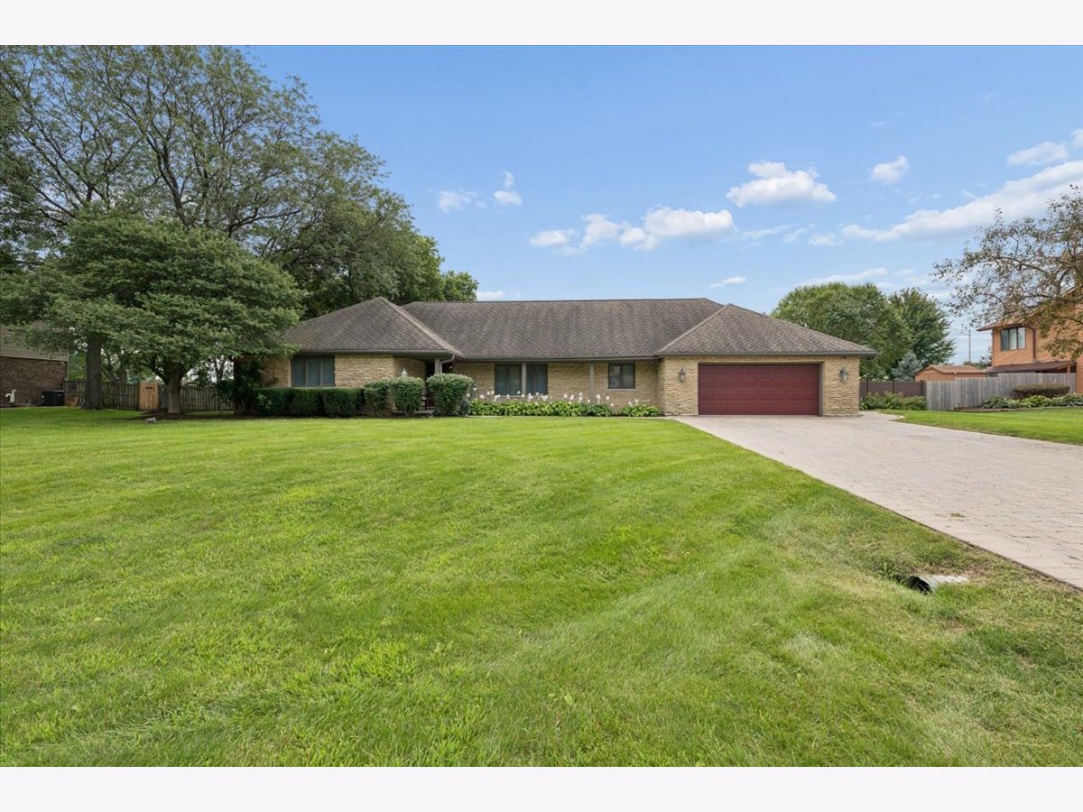 Homes For Sale Fond Du Lac Plainfield Illinois, 25053 Pauline Drive
