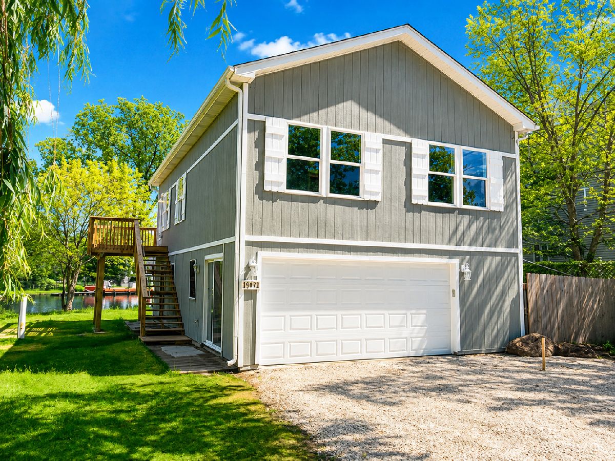  Rented Mundelein Illinois, 19071 Lake View