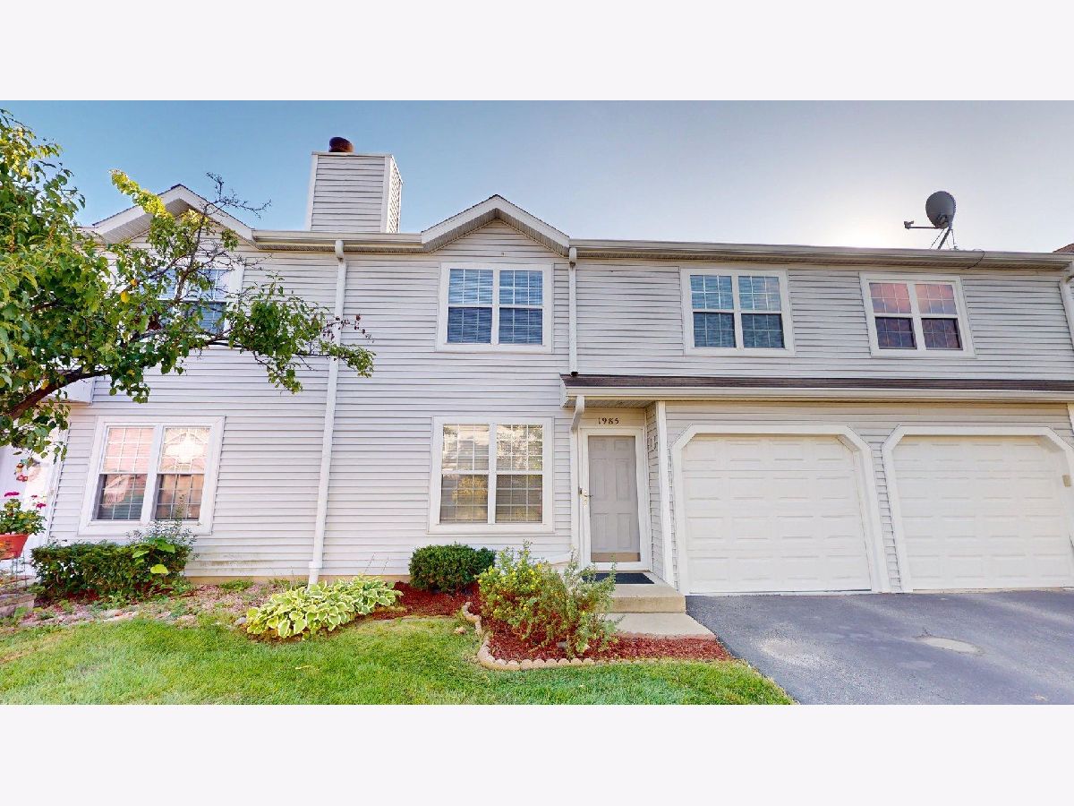 Townhomes & Homes For Sale Countryside Hills Round Lake Beach Illinois, 1985 Westview Lane