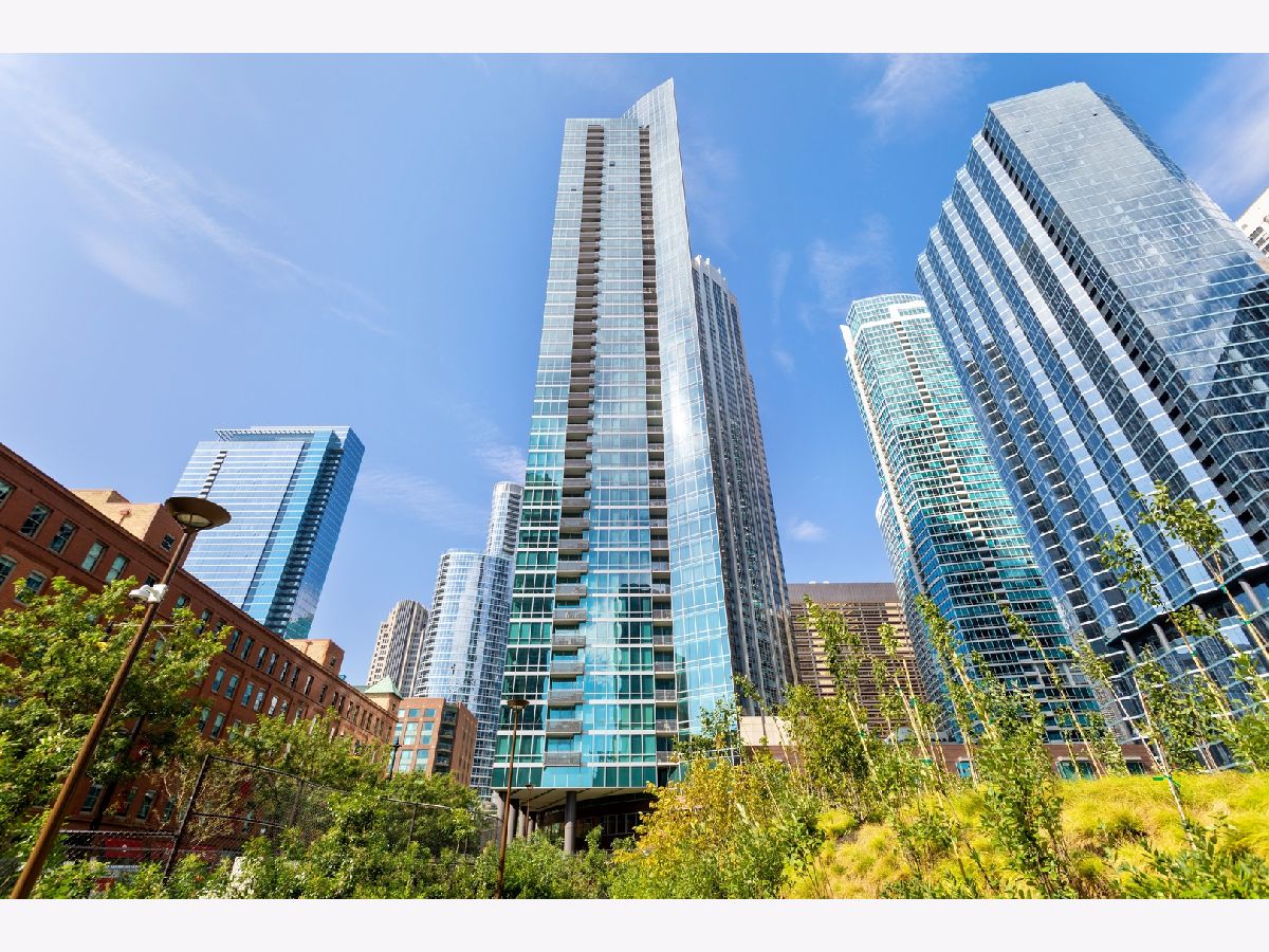 Condos & Townhomes For Rent Parkview Condominiums Chicago Illinois, 505 Mcclurg