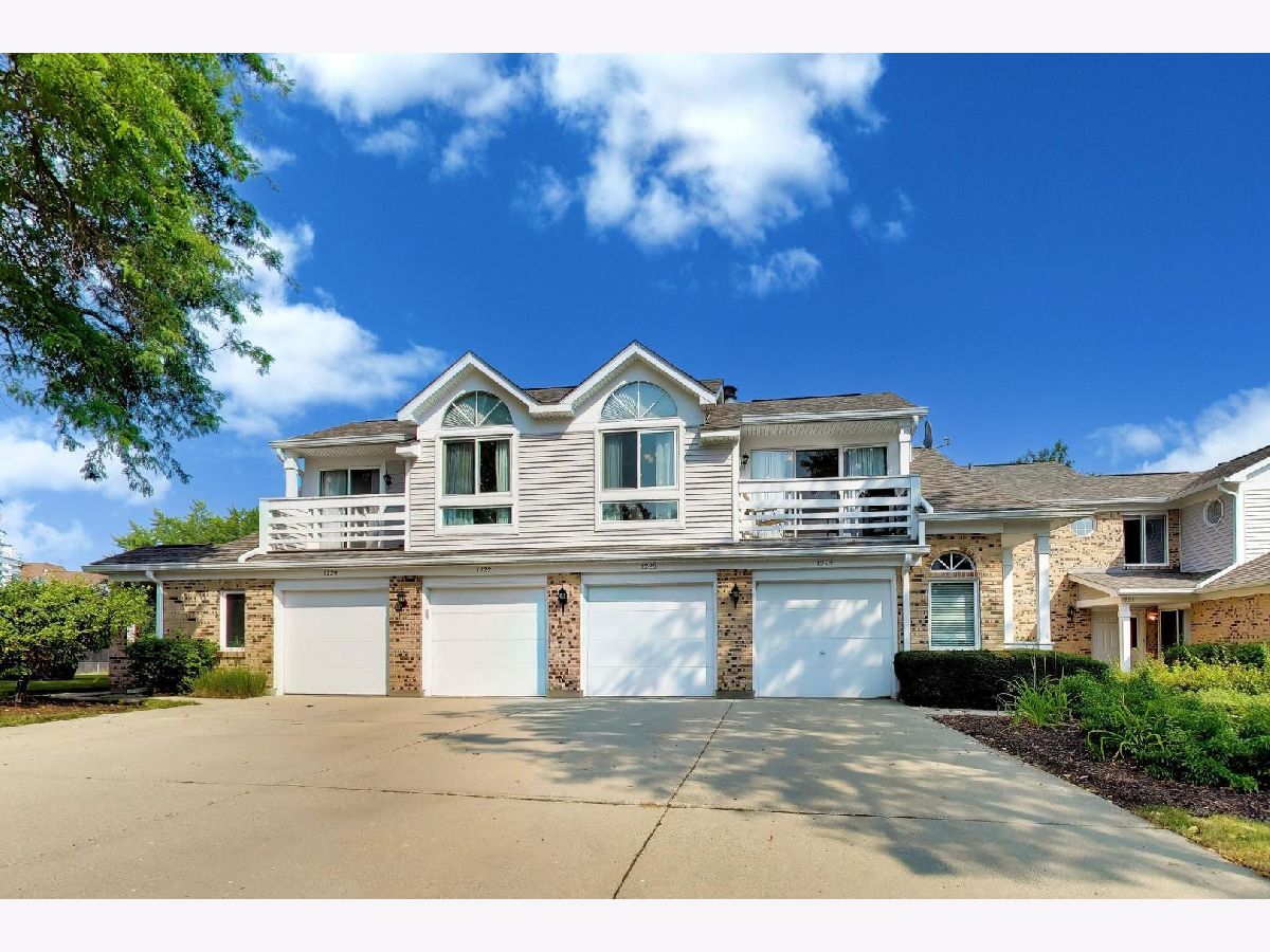 Townhomes & Condos For Sale Spoerlein Farms Buffalo Grove Illinois, 1225 Ranchview Court