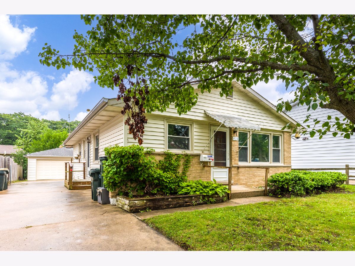 Homes For Sale Homecrest Mundelein Illinois, 431 Ridgemoor Avenue