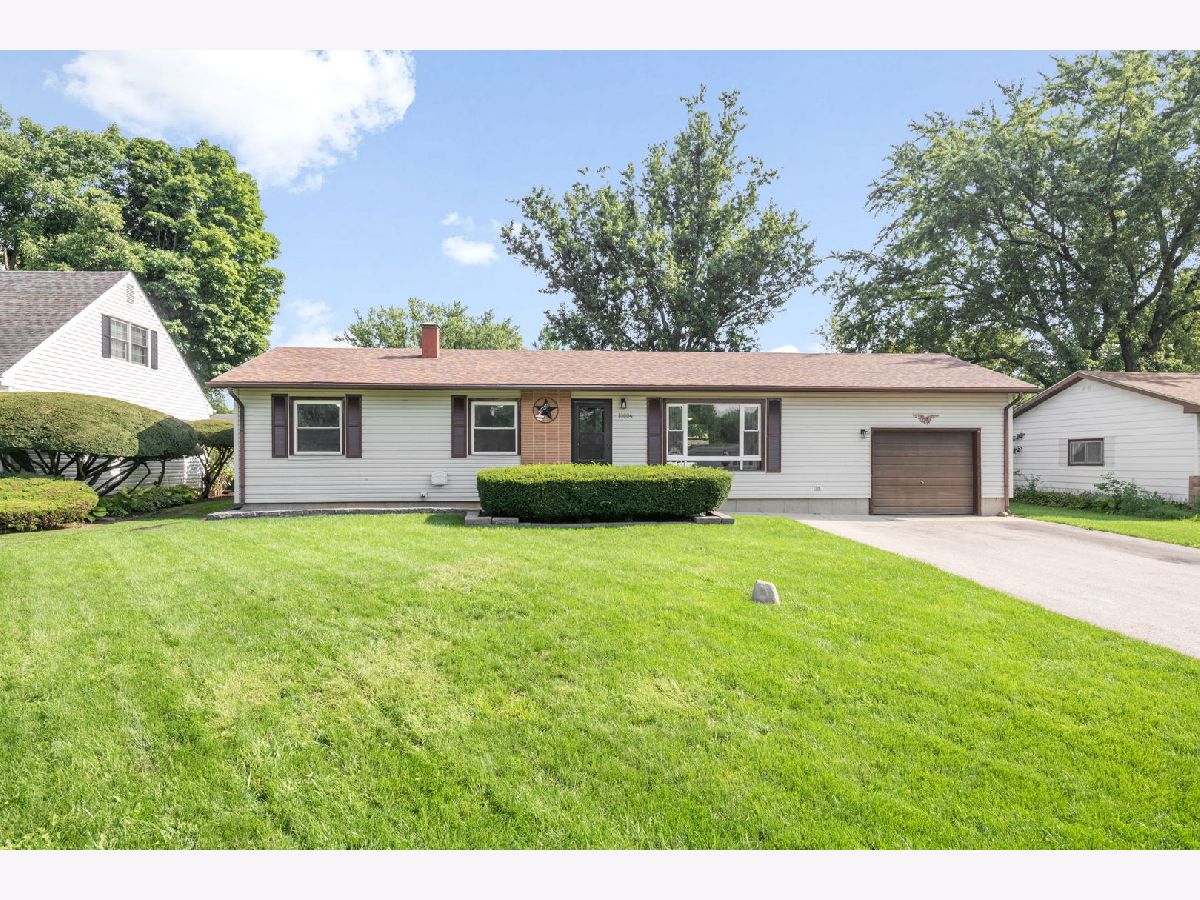  For Sale Richmond Illinois, 10004 Circle Drive