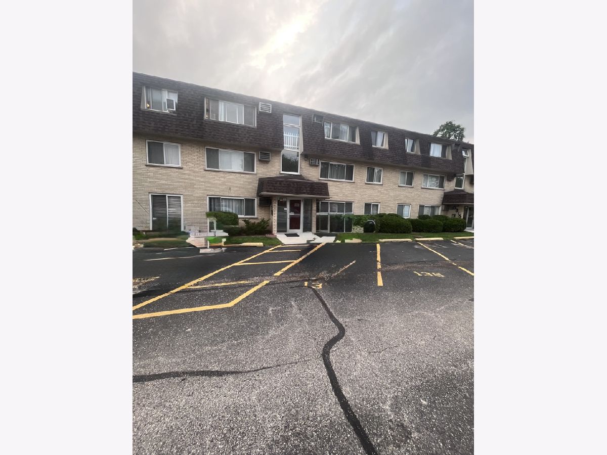  Rented Des Plaines Illinois, 8814 Briar