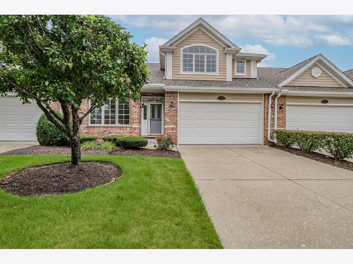 Townhomes & Homes For Sale Amberwood Lemont Illinois, 1436 Covington Drive