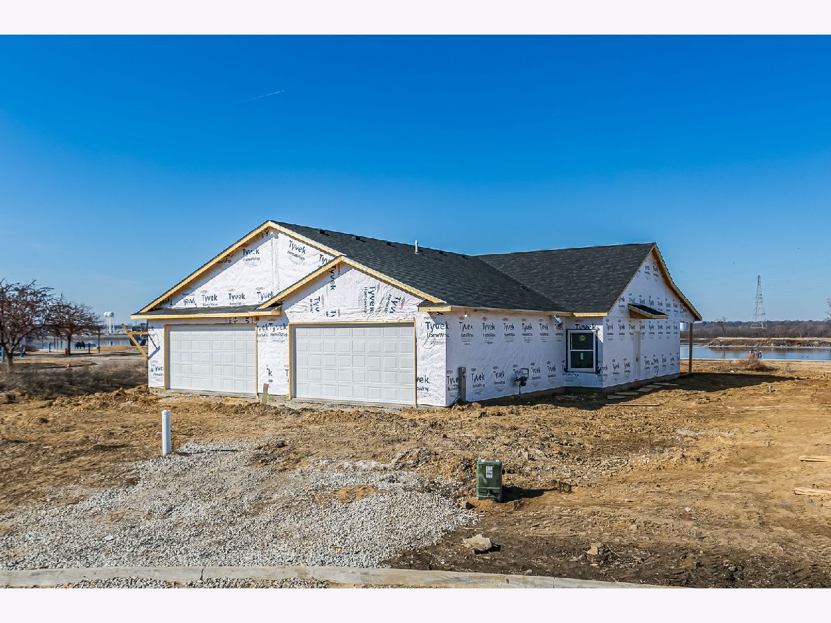 Condos & Townhomes & Homes For Sale Adventure Hills East Moline Illinois, 135 Skaloud Court
