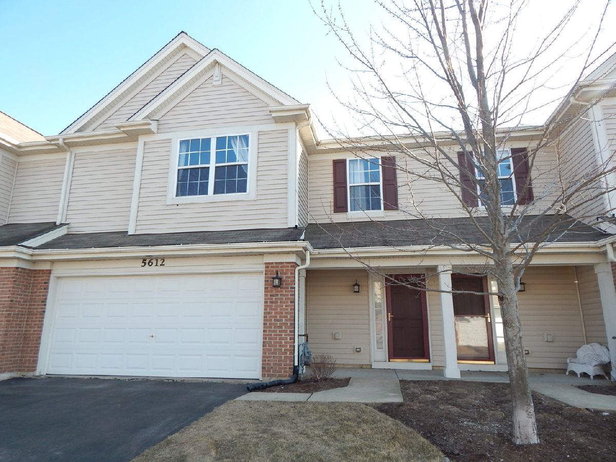  For Rent Lake In The Hills Illinois, 5612 Wildspring