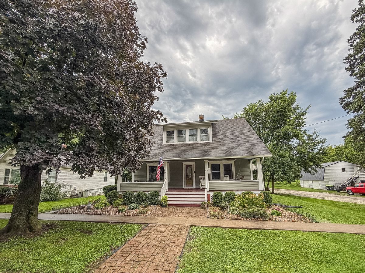  For Sale Fisher Illinois, 209 Sangamon Street