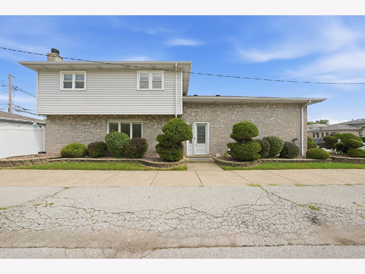  For Sale Chicago Illinois, 11758 Avenue J