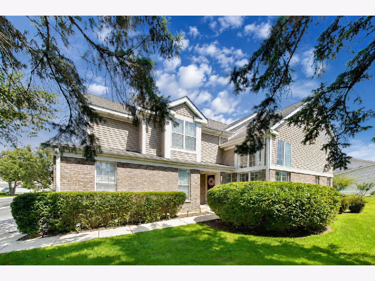 Townhomes For Sale Citadel On The Pond Westmont Illinois, 621 Citadel Drive