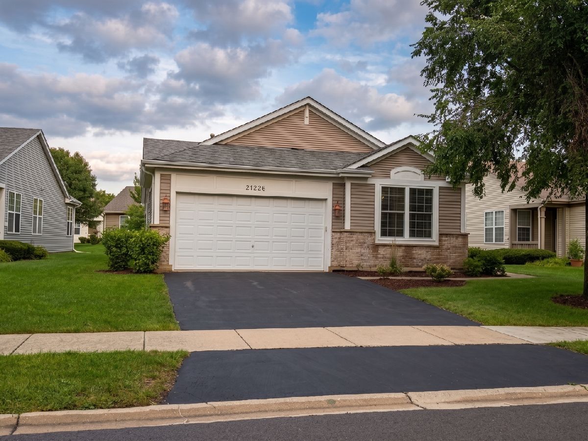 Townhomes & Condos & Homes For Sale Carillon Lakes Crest Hill Illinois, 21226 Lily Lake Lane