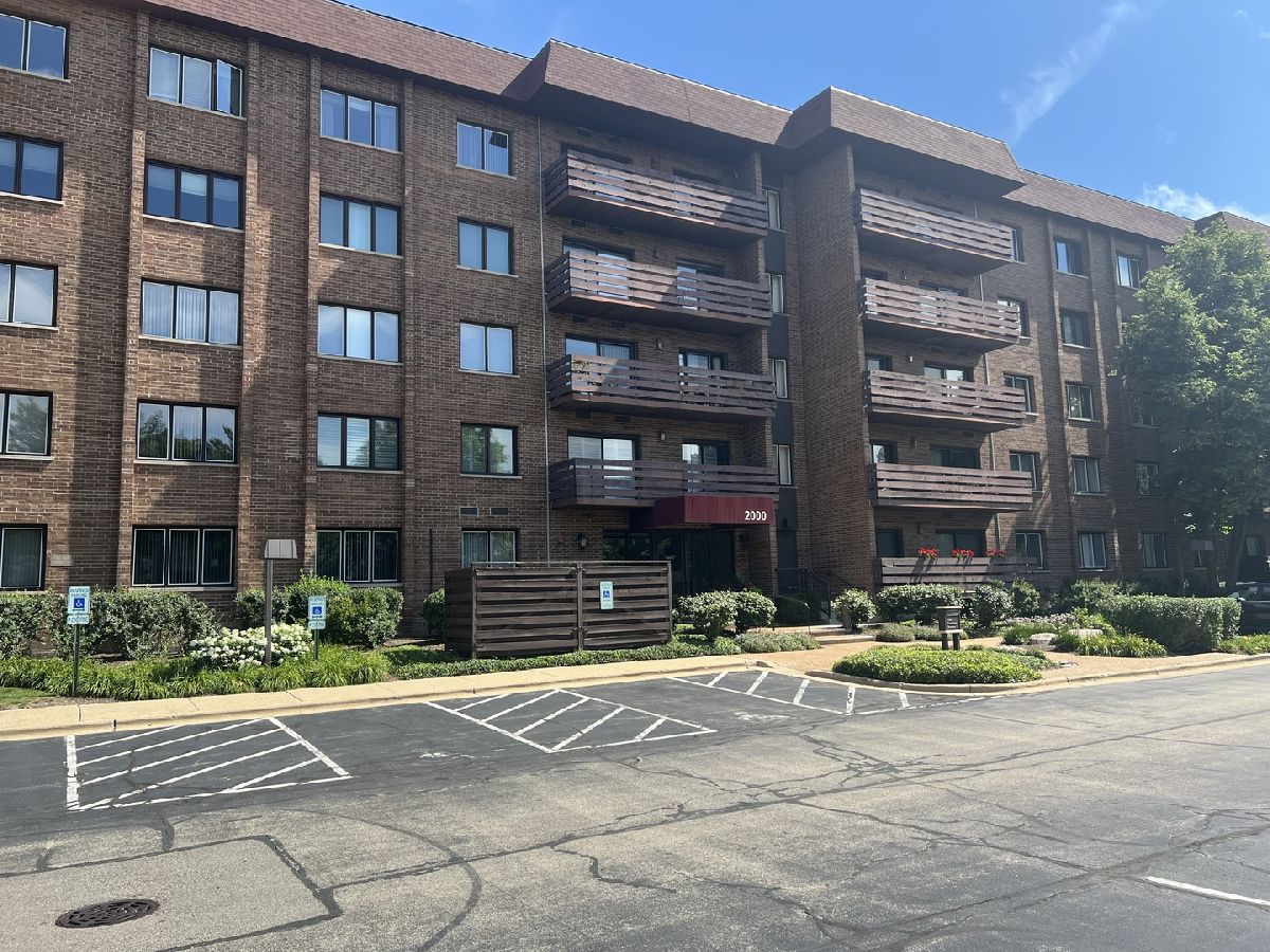 Condominiums For Sale Valley Lo Towers Glenview Illinois, 2000 Chestnut Avenue