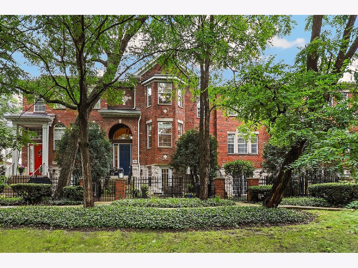 Townhomes For Sale Vintage Club Naperville Illinois, 838 Shandrew Drive
