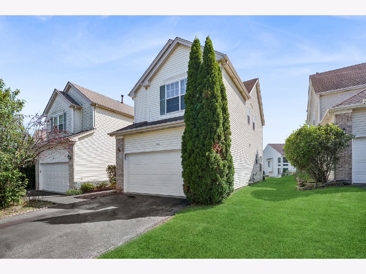  For Sale Lake In The Hills Illinois, 946 Cynthia Lane