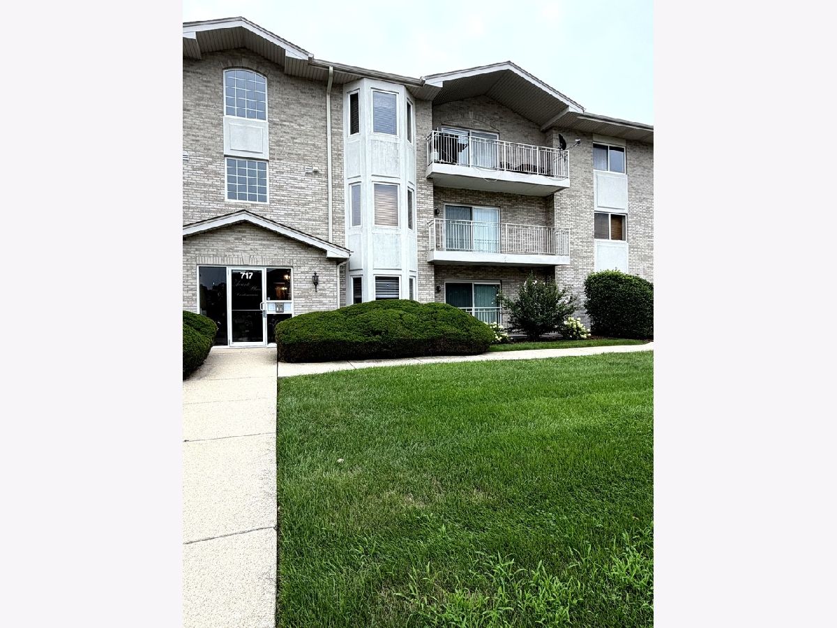  Rented Addison Illinois, 717 5th