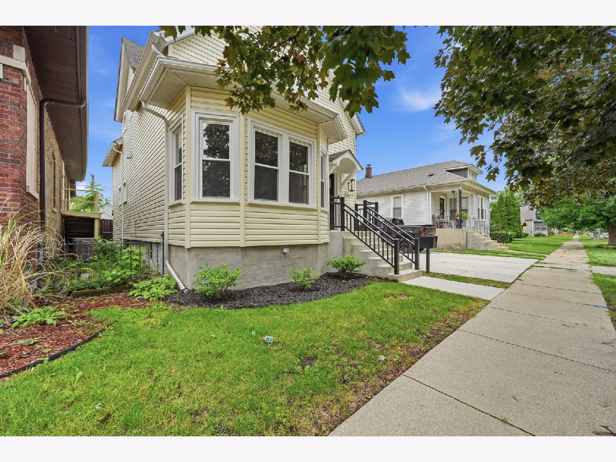  For Sale Blue Island Illinois, 2621 Orchard Street